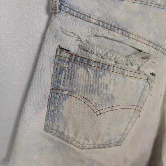 Vtg 70s Levi's Shorts Womens 28 501 Cut-Off Button Fly Bleach Wash Distressed - Picture 8 of 10